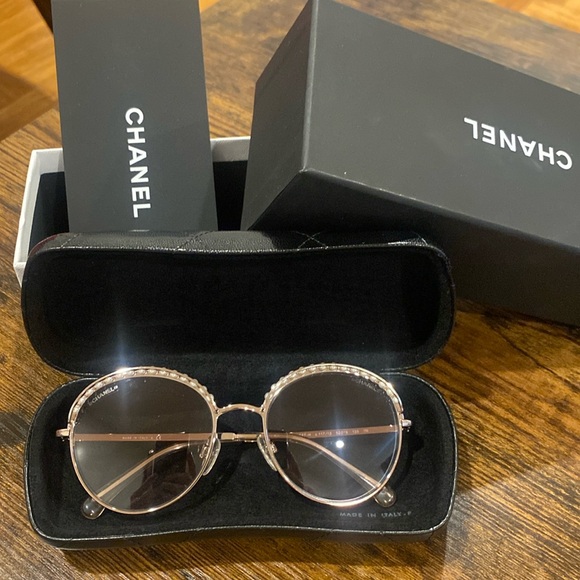 CHANEL Accessories - Authentic Brand new Round chanel sunglasses w/ metal & imitation pearls frame.